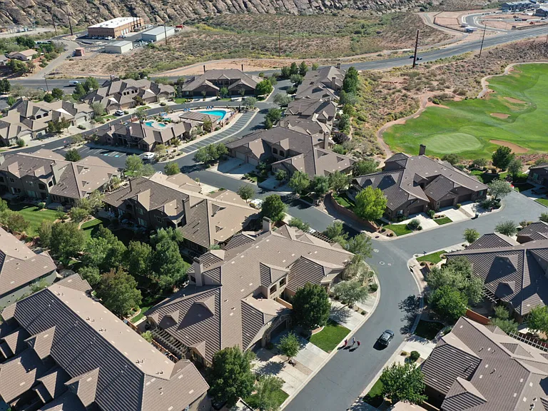 N Coral Ridge Dr — Photo 36