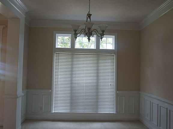 3rd image of 502 E Coleman Dr