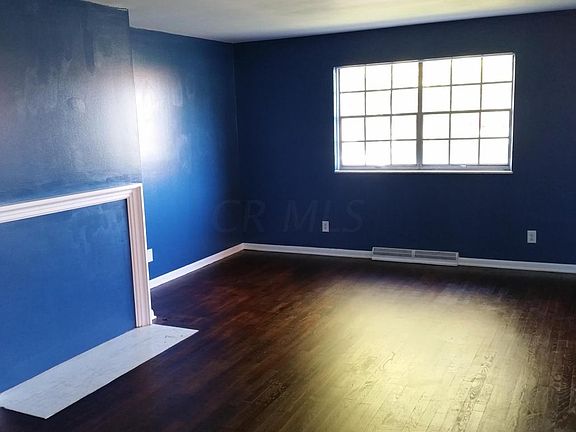 4th image of 1286 Crestwood Ave