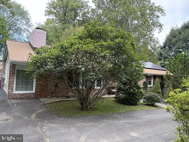 2 bed, 1.0 bath, 3390 sqft, $2,500 — Photo 1