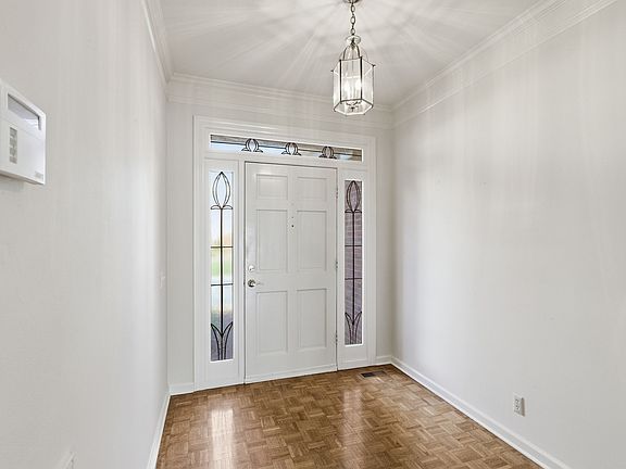 3rd image of 116 Longwood Pl