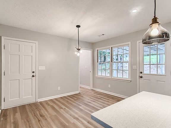 4th image of 3707 Windy Hill Dr SE