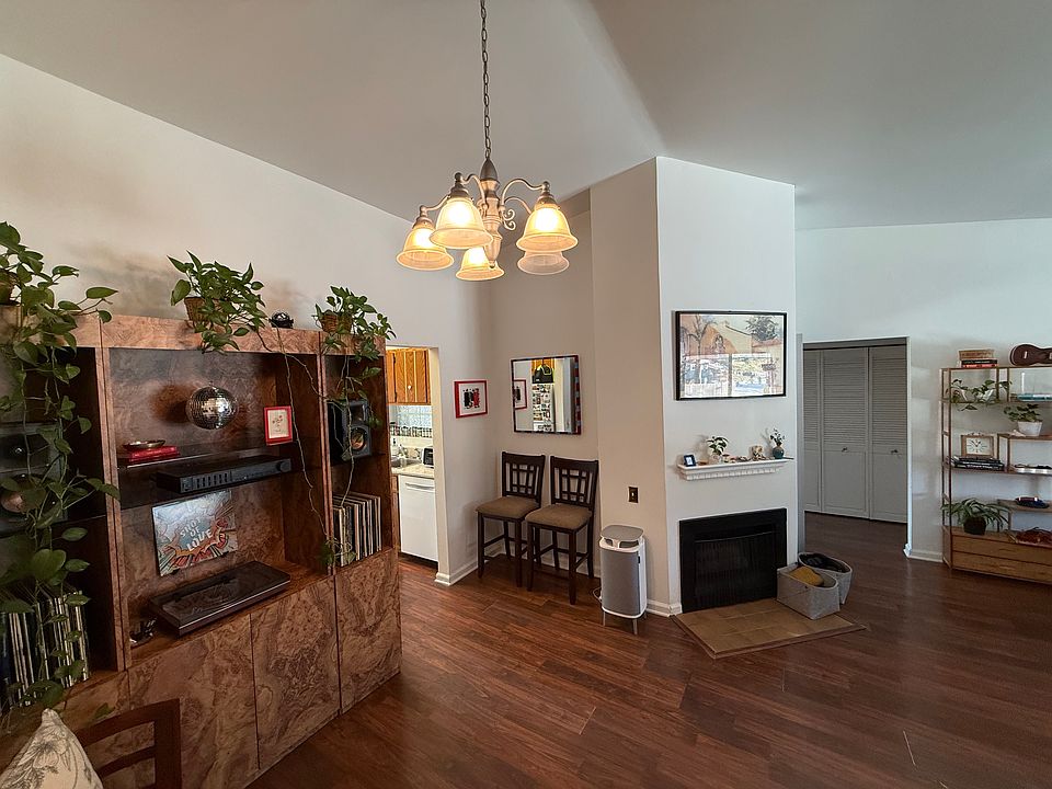 Living Room with gas fireplace