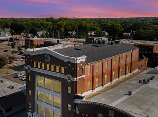 209 E Washington St APT 5, Bloomington, IL