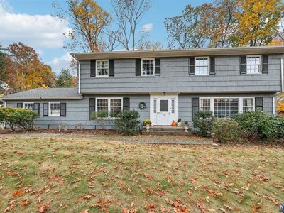 319 Merrywood Dr, Wyckoff, NJ, 07481
