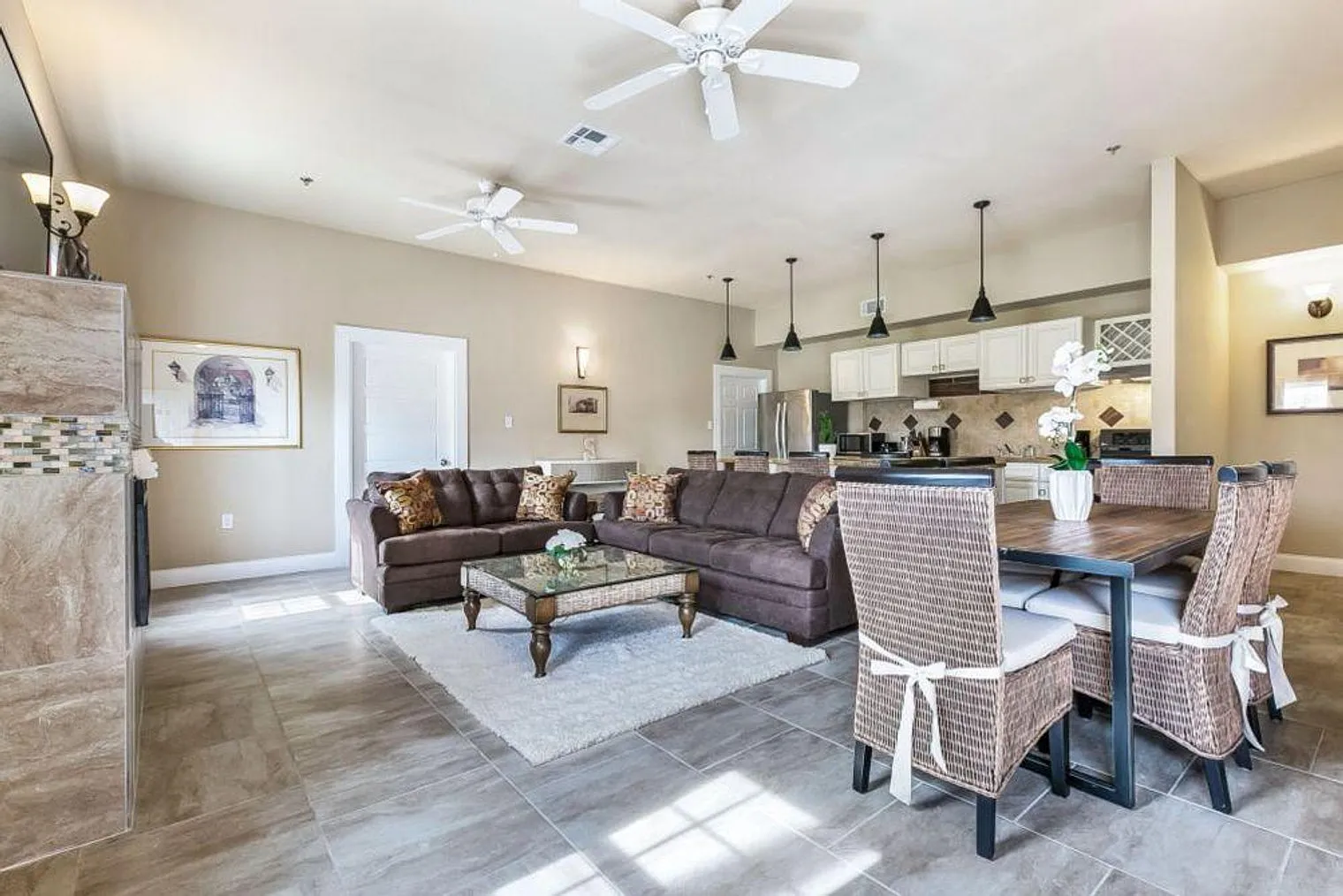 5 bed, 4.0 bath, 2152 sqft, $5,421 — Photo 3