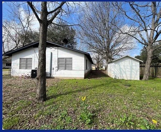114 Irwin Dr — Photo 17