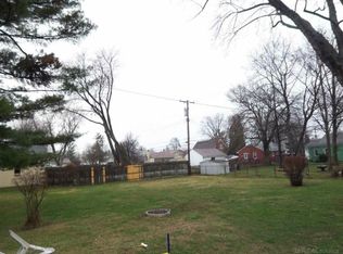 29525 Park St, Roseville, MI 48066
