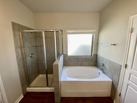 5th image of 6105 Worthing Dr