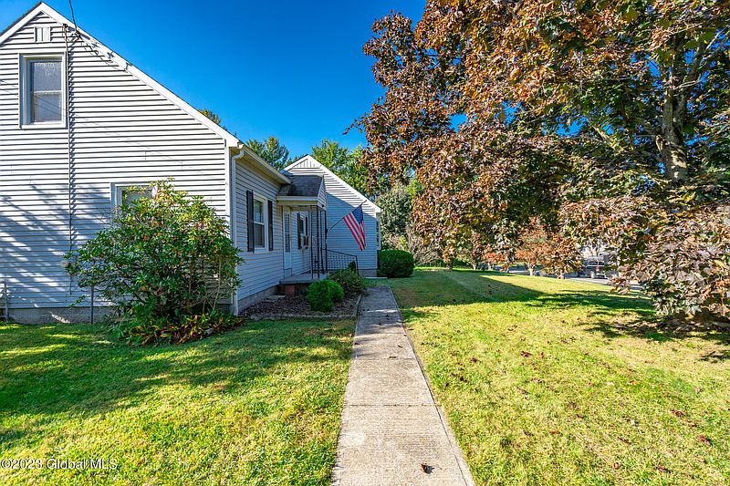 4th image of 73 Willow Street