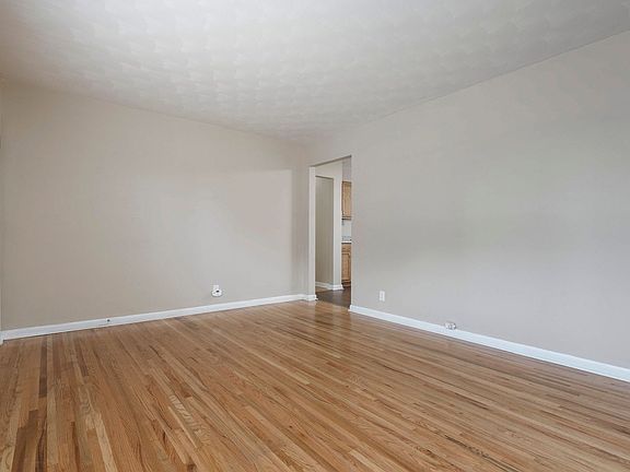 4th image of 3857 Darlene Dr