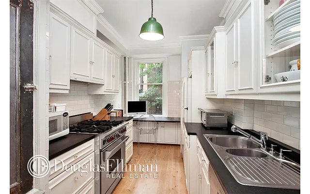 Sold by Douglas Elliman | media 10