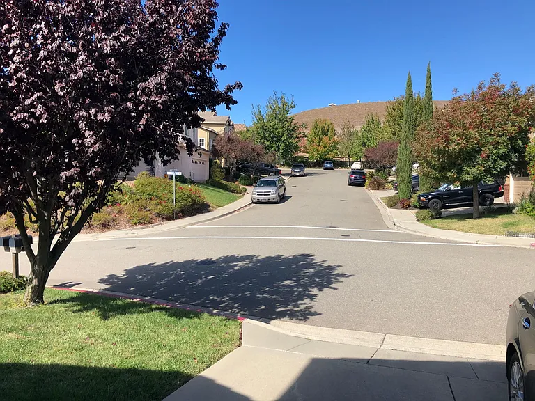 Woodcrest Dr — Photo 2