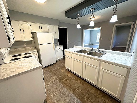 3rd image of 1407 Lawler St