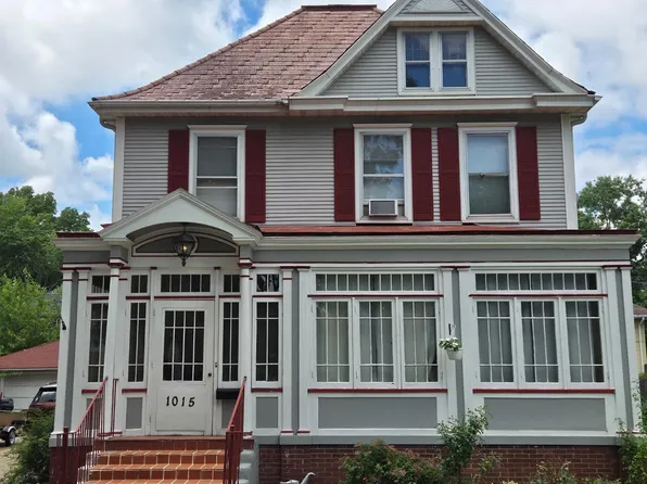 1015 S 5th St, Pekin, IL 61554
