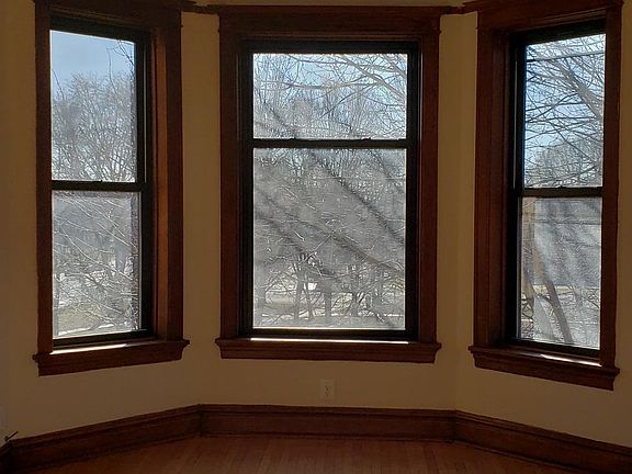 4th image of 3008 W Palmer Blvd #3