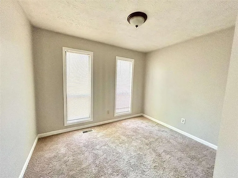 5995 Sutton Pl — Photo 11
