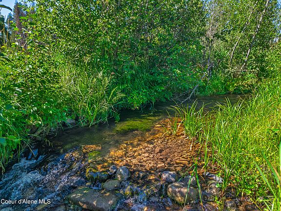 3rd image of 416 Crystal Creek Rd