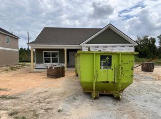 190 Black Oak Dr, Smiths Station, AL 36877