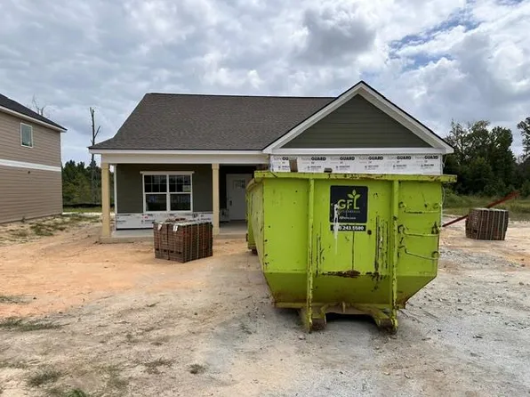 190 Black Oak Dr, Smiths Station, AL 36877