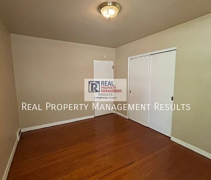 759 S Saint James Blvd — Photo 6
