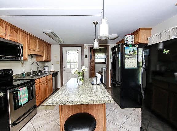 2nd image of 19136 Bowers Ln