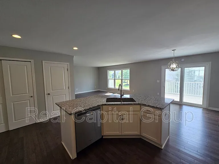 2 Old Tower Ln #C — Photo 11