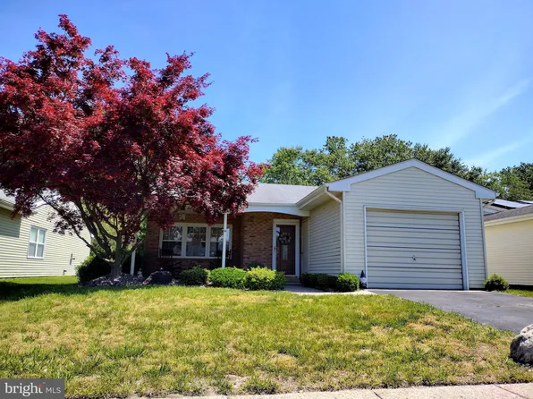 25 Sherwood Pl, Southampton, NJ 08088