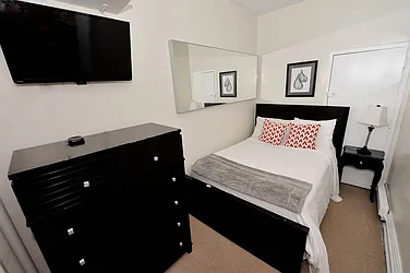 Rented by Eisenberg Exclusives