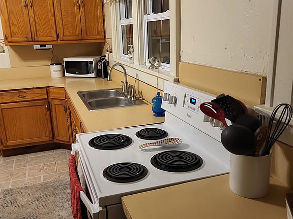 5th image of 1425 Willowdale Ave