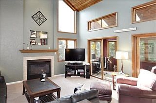 3rd image of 3738 Rollridge Ave
