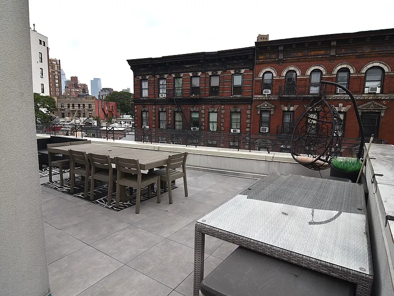 2 Jones St #402 — Photo 5