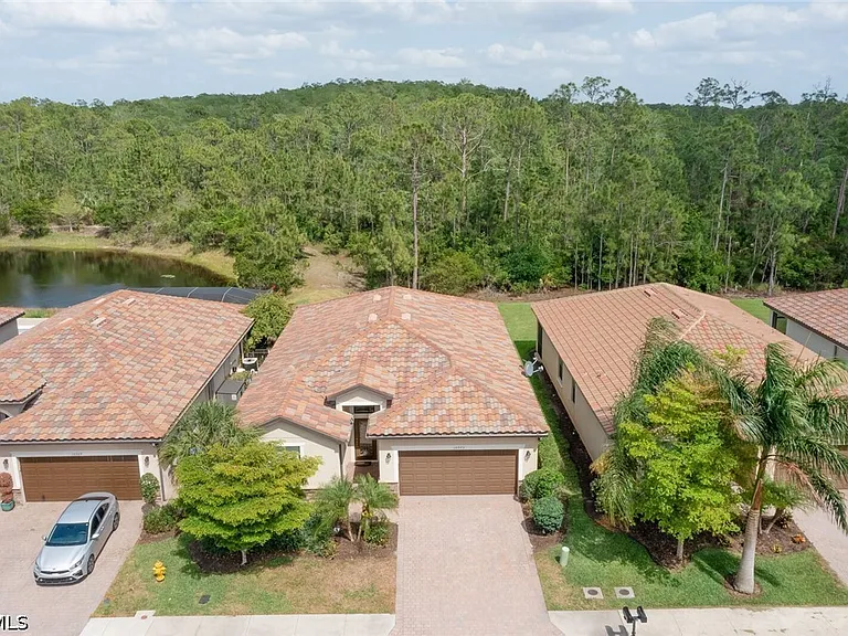 10973 Cherry Laurel Dr — Photo 2