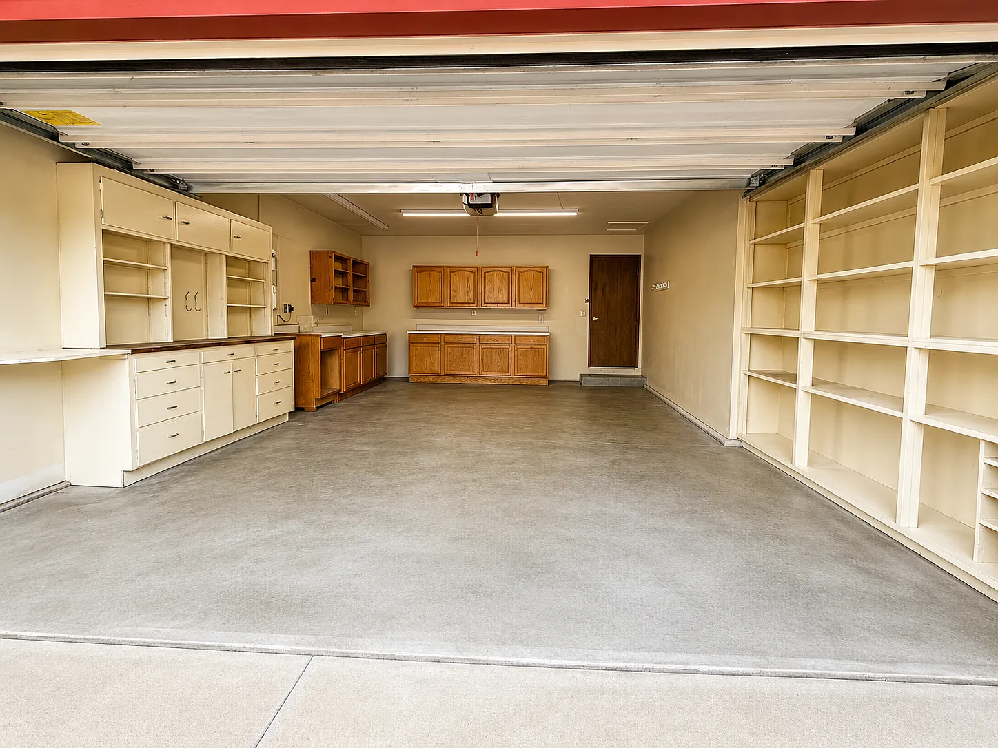 3 bed, 1362 sqft, $2,100 — Photo 2