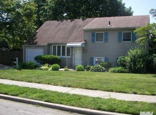 23 Ford Dr N, Massapequa, NY 11758