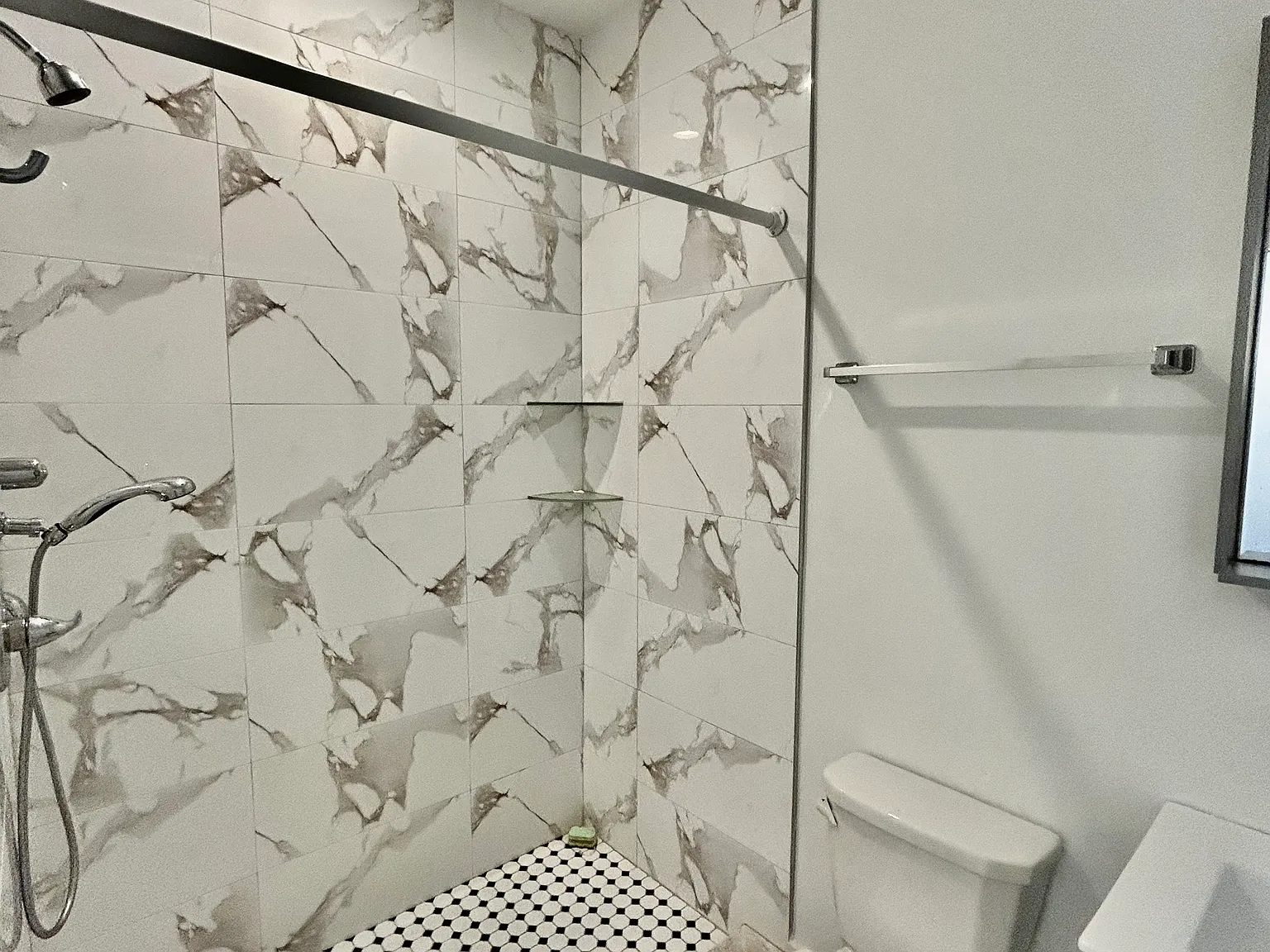 2 bed, 750 sqft, $1,450 — Photo 4