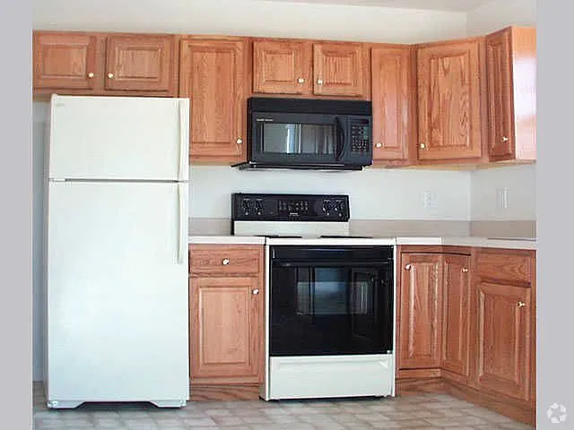 1835 Bradfield Dr — Photo 3