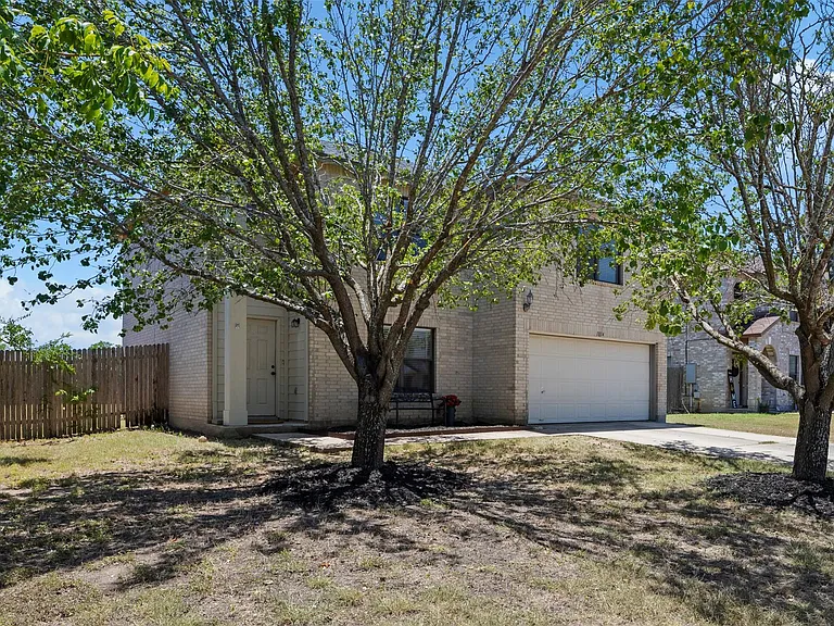 1814 Grassland Dr — Photo 1