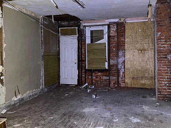 3rd image of 3118 Agate St