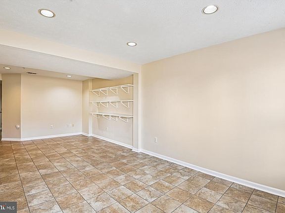 3rd image of 1456 Pangbourne Way