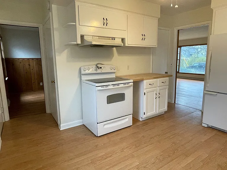106 Highland Ave — Photo 3