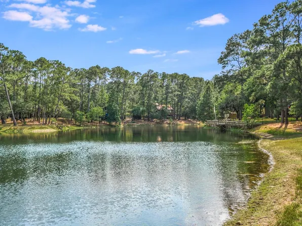 124 Broken Bow, La Grange, TX 78945