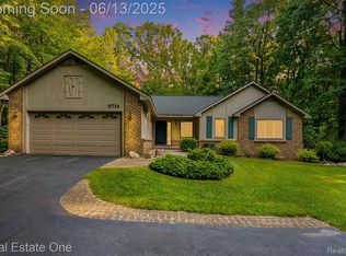 9714 Naiad Rd, Clarkston, MI 48348
