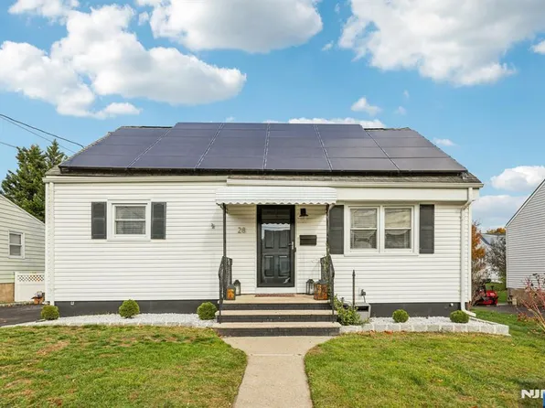 28 South Dr, Rochelle Park, NJ 07662