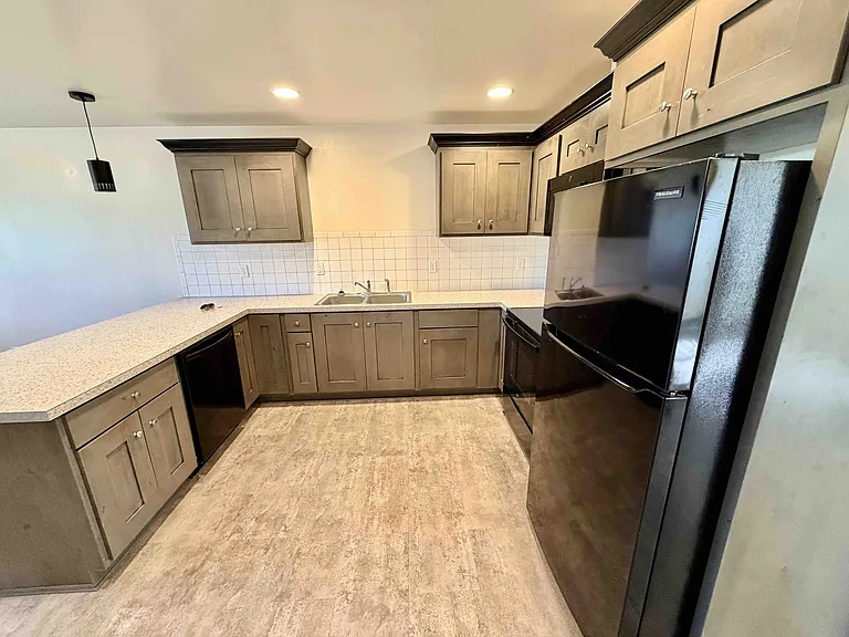 1040 Enterprise Dr #3 — Photo 6