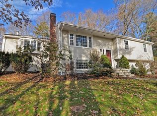 35 West St, Medfield, MA 02052