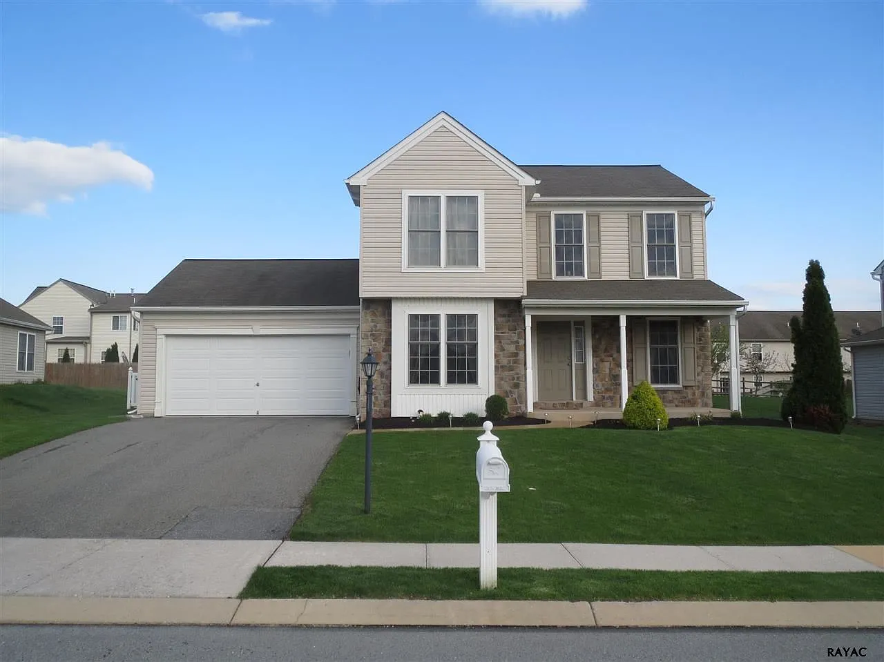 70 Jewel Dr photo 1