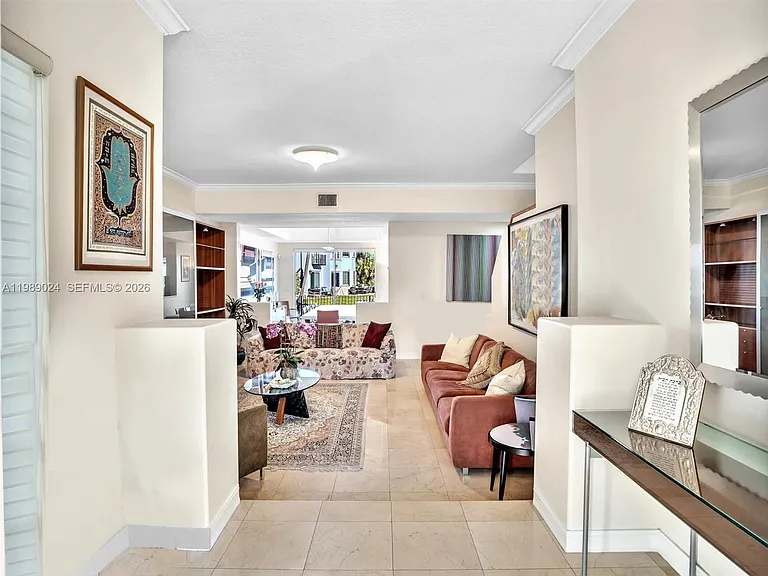 20780 NE 32nd Ave — Photo 4