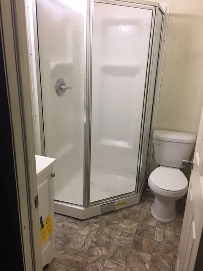 Four Bedroom Two Bath Off Campus Student Housing Duquense, Pitt, South Side — Photo 3