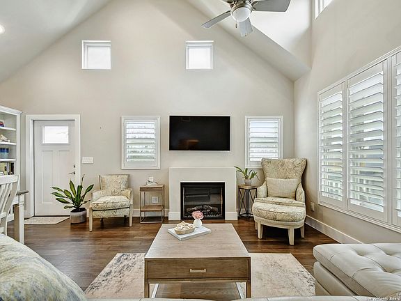 4th image of 530 OAK PARK DR #2000